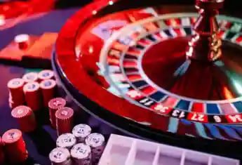 9piso sports betting lobby showing live basketball odds on mobile
